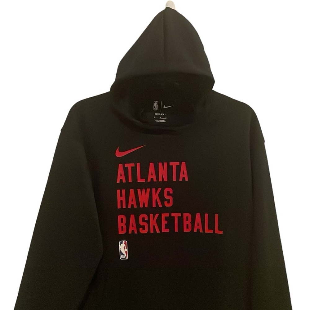 EUC Like New Nike DRI-FIT Atlanta Hawks Black Performance Pullover Hoodie Size M